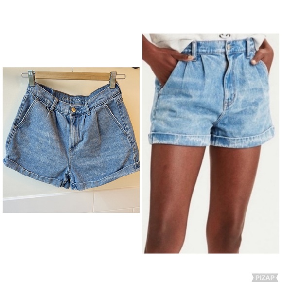 American Eagle Outfitters Pants - American Eagle Pleated Cuffed Hem Light Wash Mom Shorts - Size 2